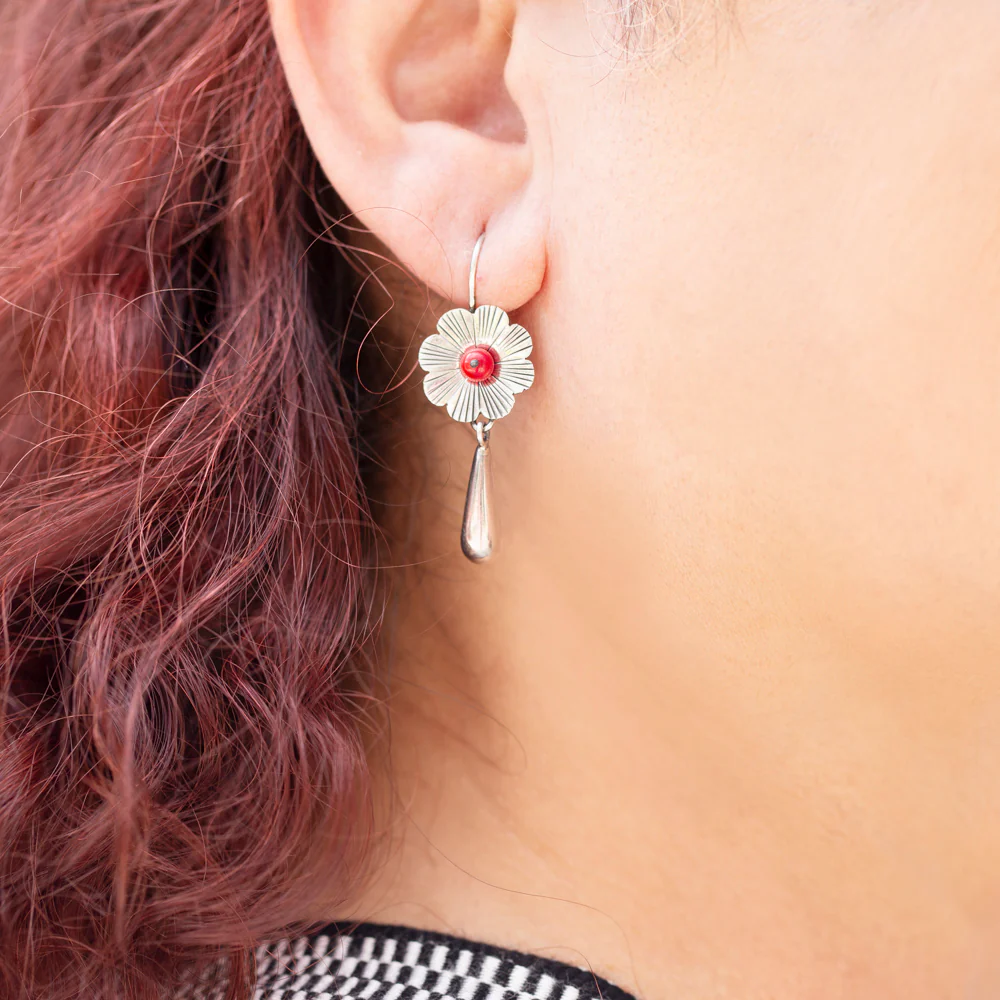 Sterling Silver Amor en Fuego Mazahua Pendant and Earrings Set - Image 4