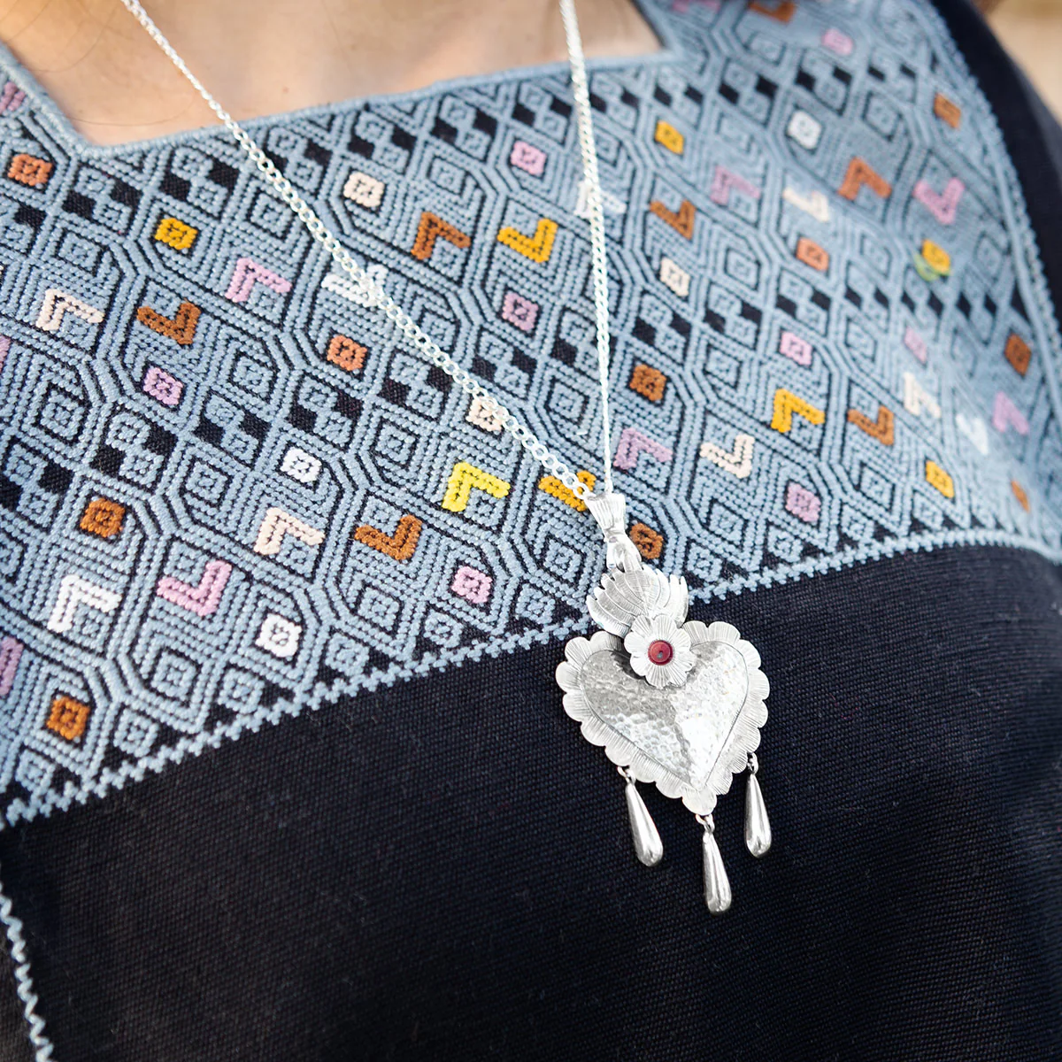 Sterling Silver Amor en Fuego Mazahua Pendant and Earrings Set - Image 6