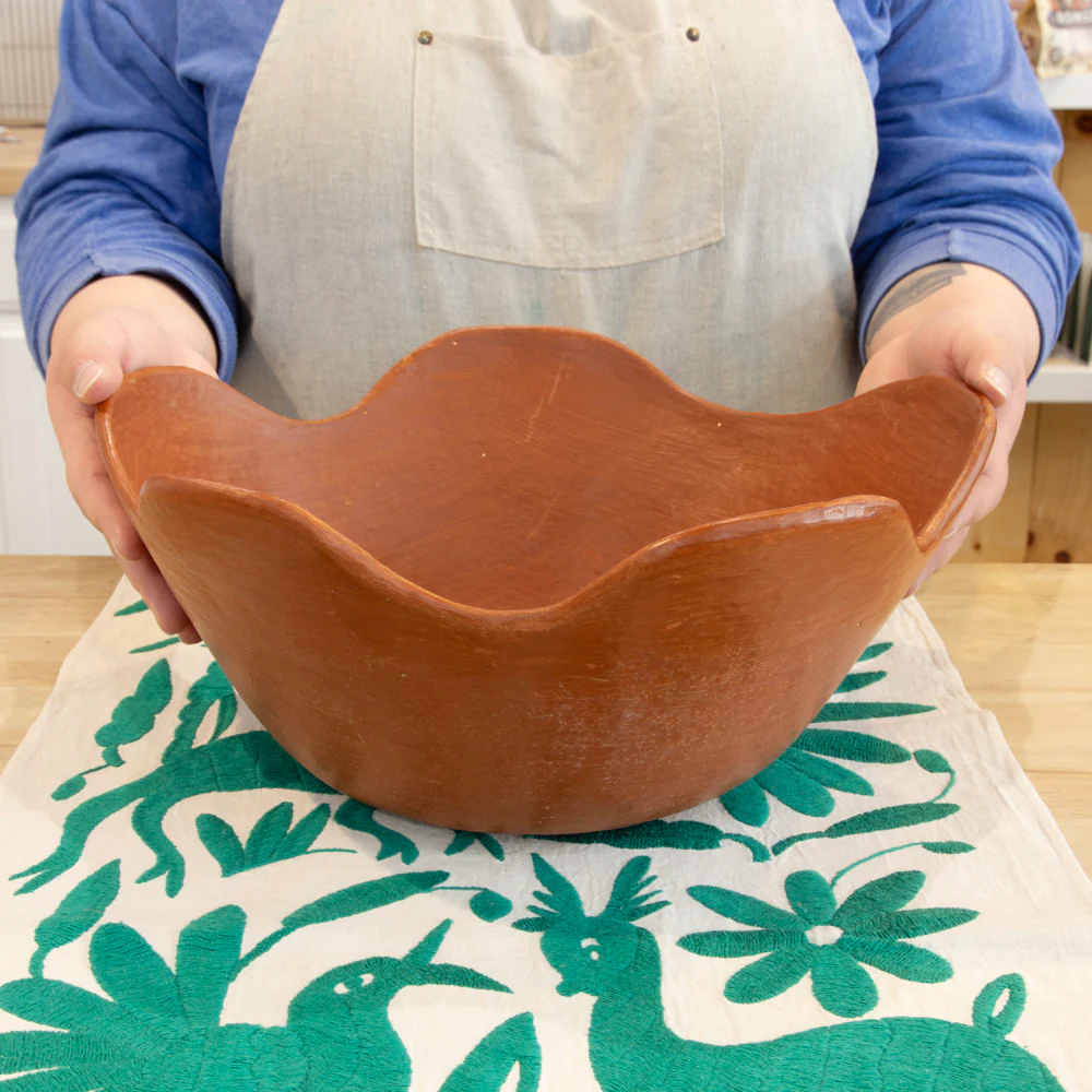 Barro Rojo Terracotta Wavy Scalloped Bowl - Image 3