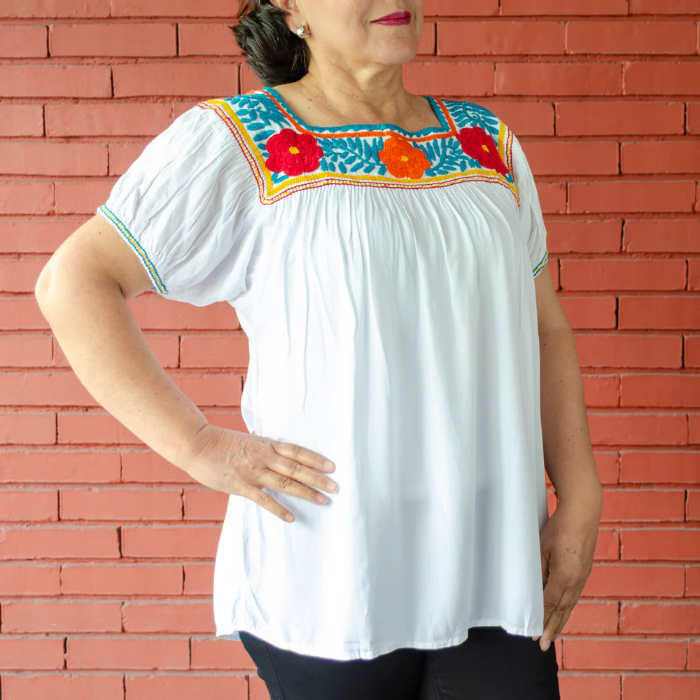 Carranza Short Sleeve Embroidered Blouse - Image 10