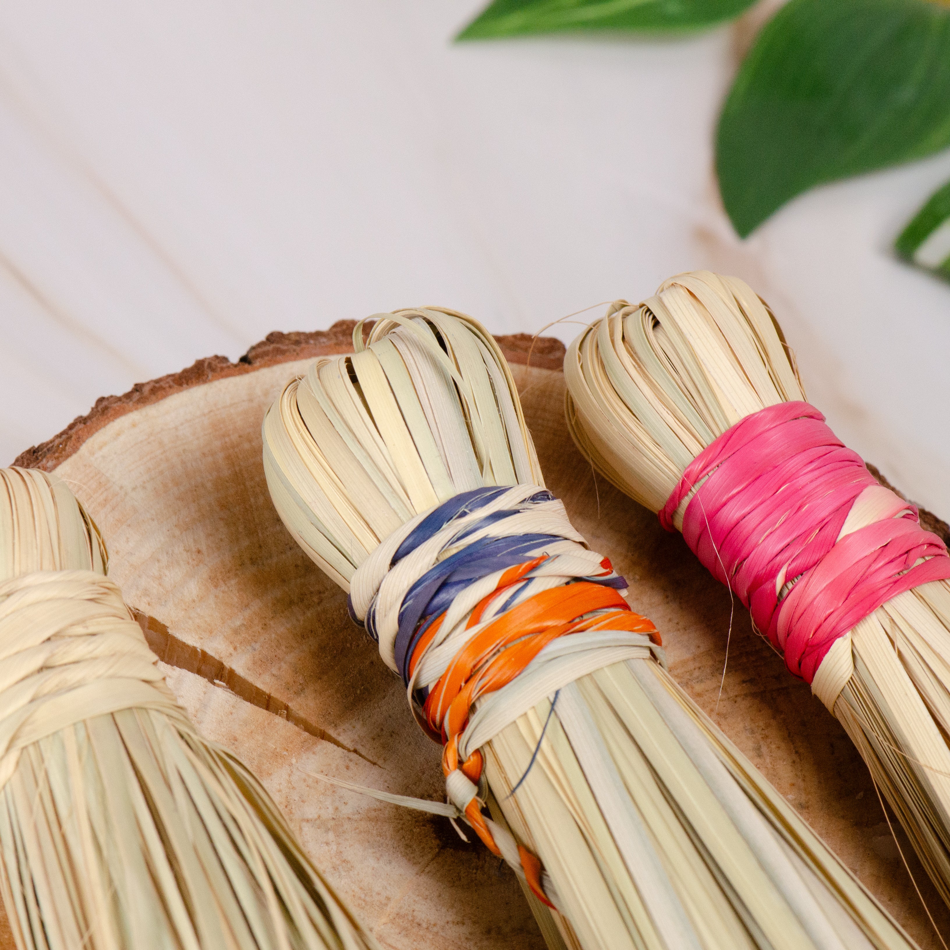 Escobitas Natural Palm Handheld Brooms - Image 3
