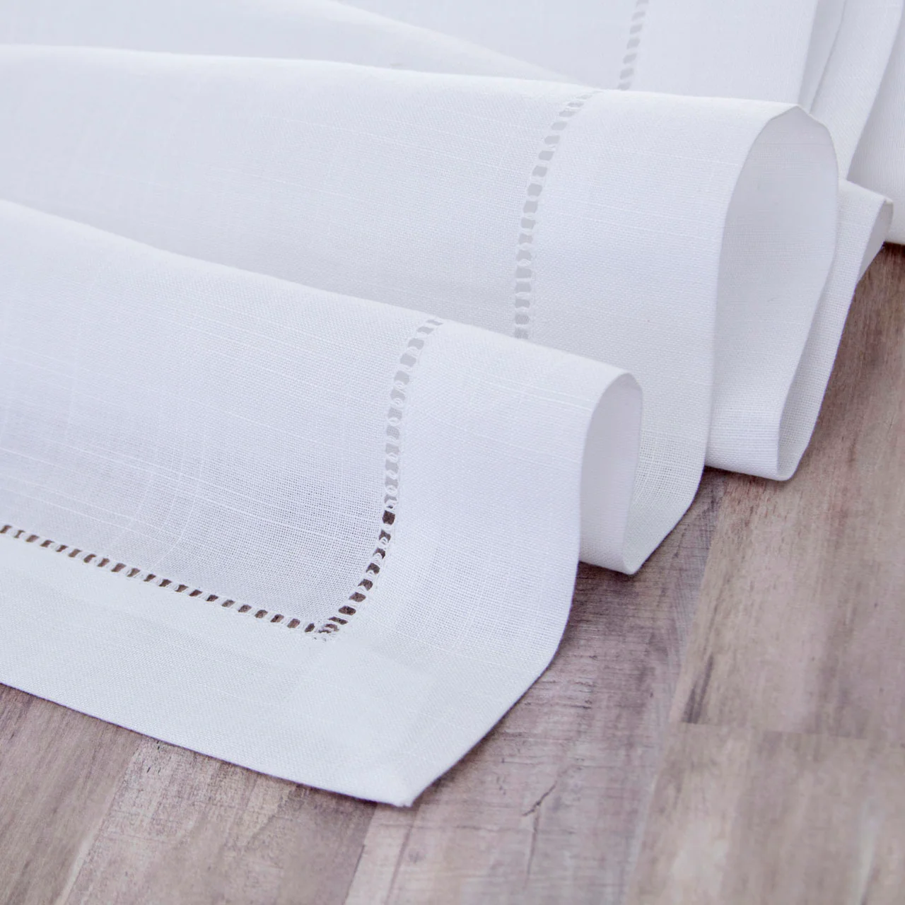 Fresh Linen Deshilado Table Runner - Image 8