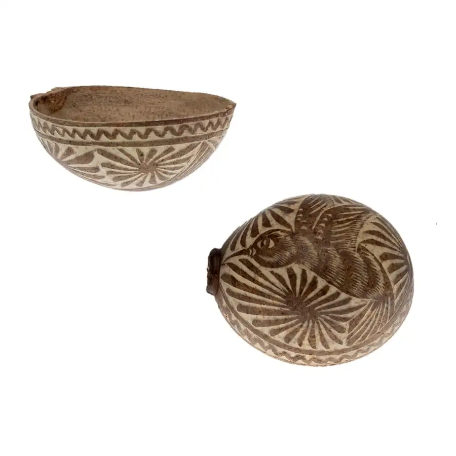 Hand-Carved Mezcal Gourd, or Jícara with Natural Base - Image 11