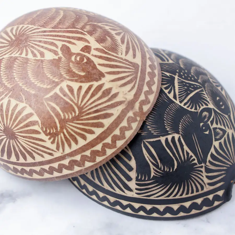 Hand-Carved Mezcal Gourd, or Jícara with Natural Base - Image 4