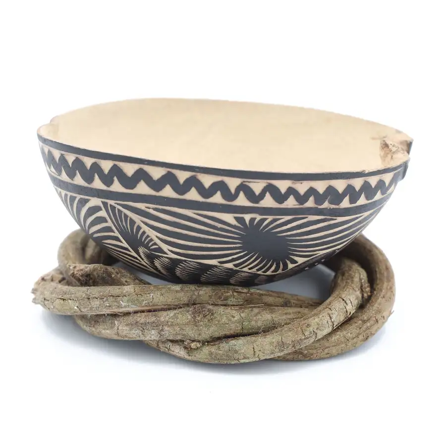 Hand-Carved Mezcal Gourd, or Jícara with Natural Base - Image 5