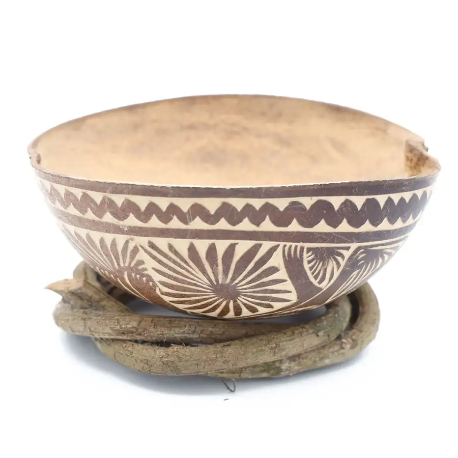 Hand-Carved Mezcal Gourd, or Jícara with Natural Base - Image 6