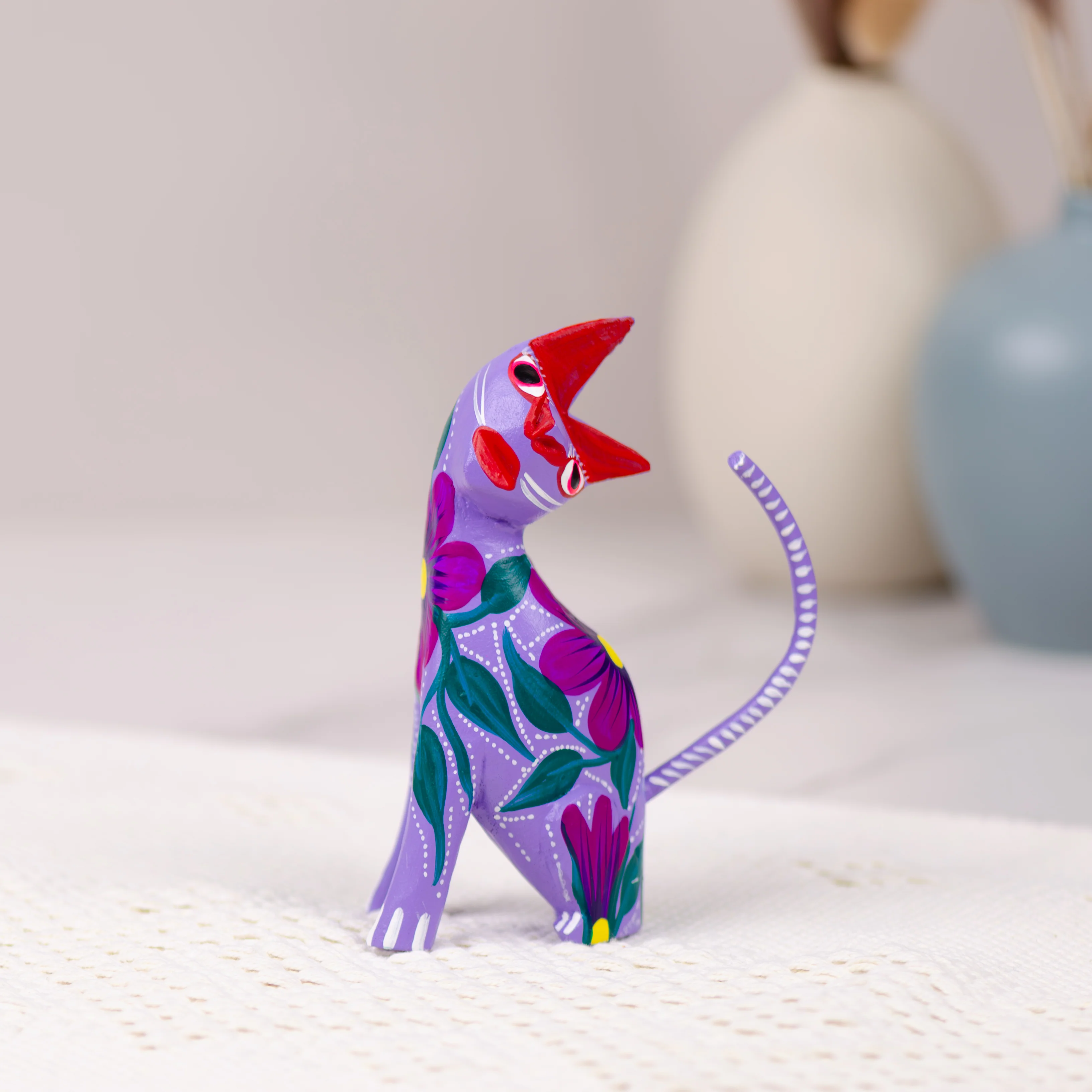 Large Hand Painted Neck Side Bend Cat Wooden Figurine - Image 3