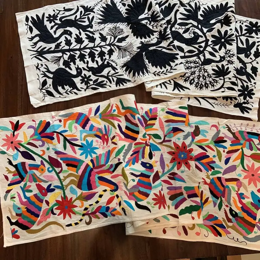 Otomí Hand-Embroidered Table Runner - Image 12