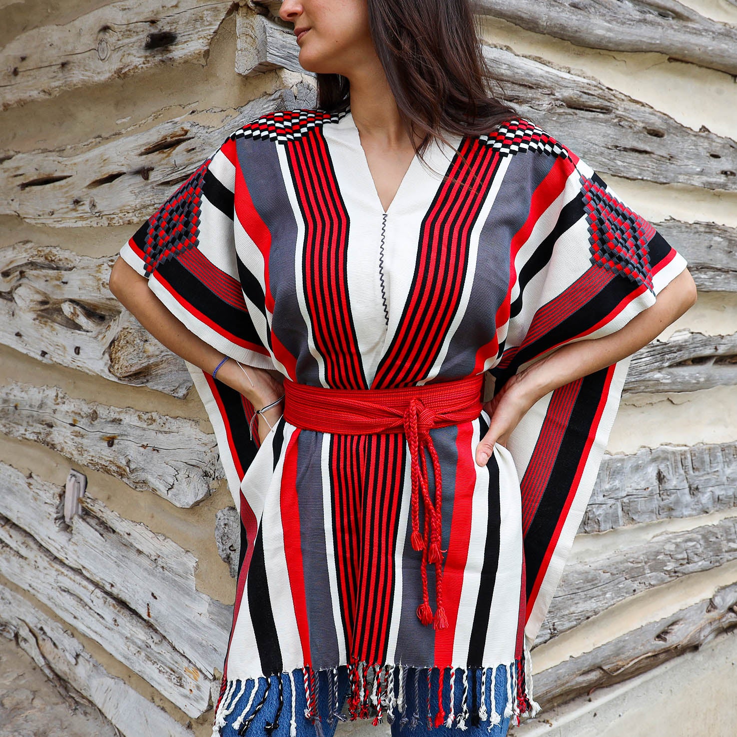 Oxchuc Lines and Rhombus Poncho - Image 3