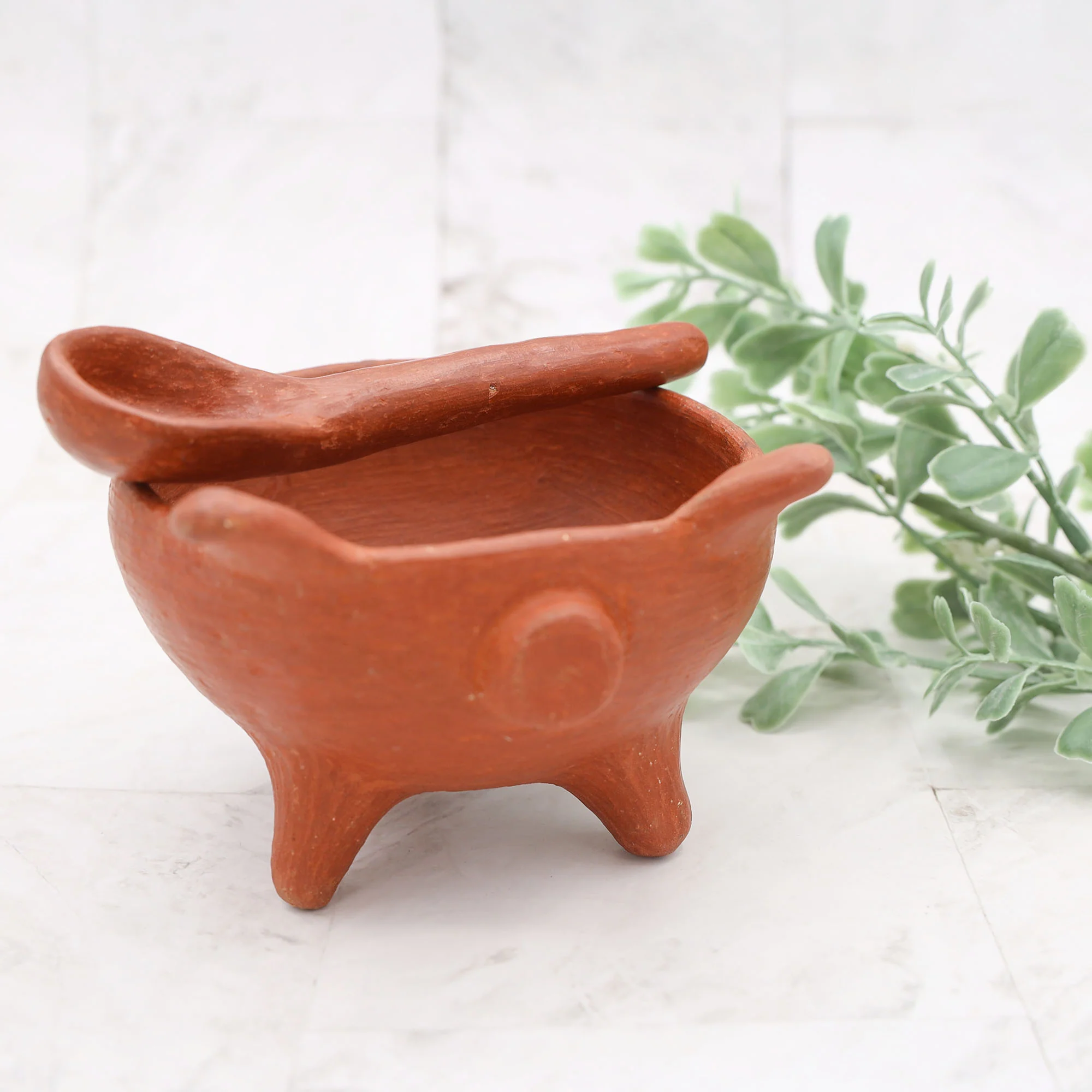 Barro Rojo Terracotta Cochinito Salsa Bowl with Spoon - Image 4