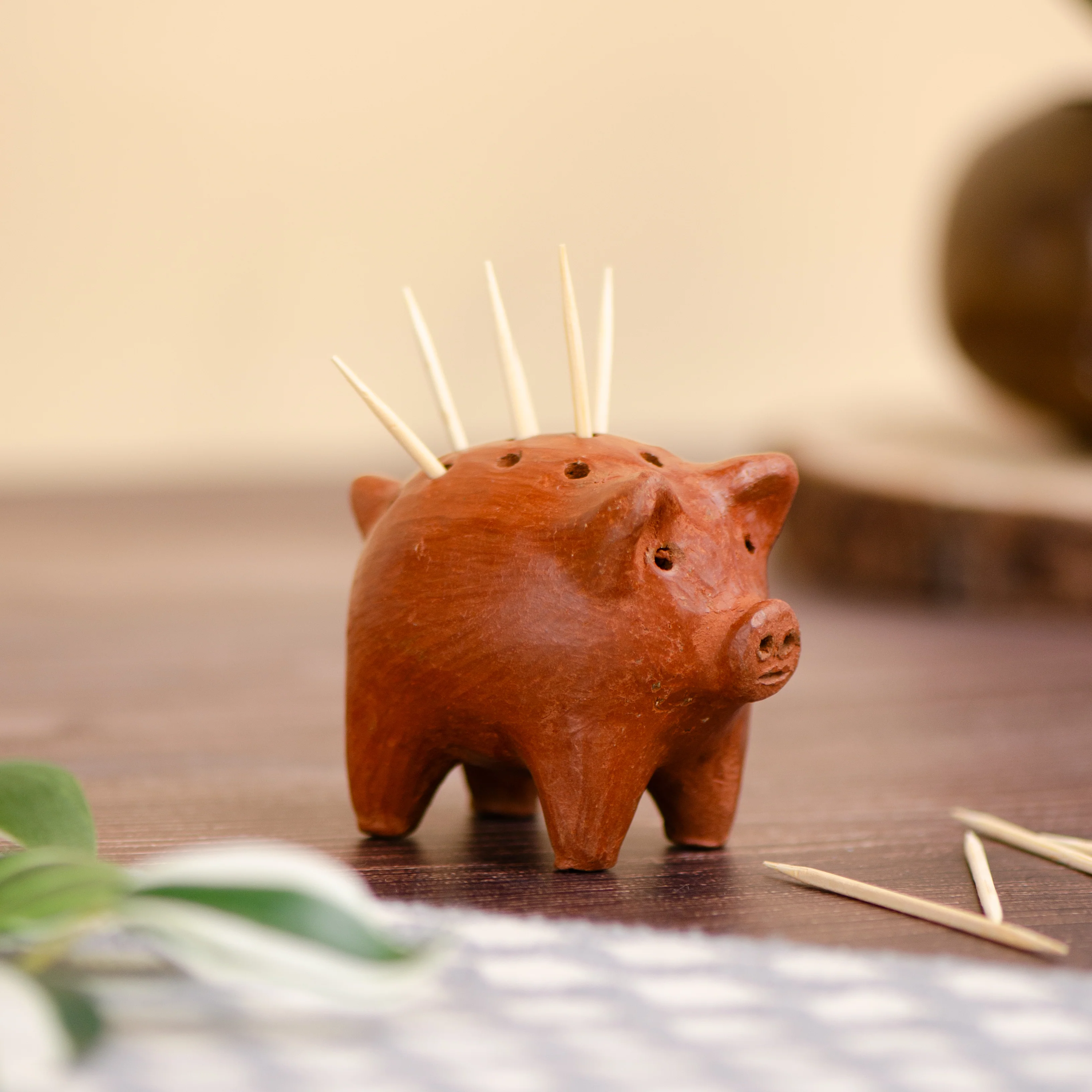 Red Clay Terracotta Cochinito Toothpick Holder - Image 3