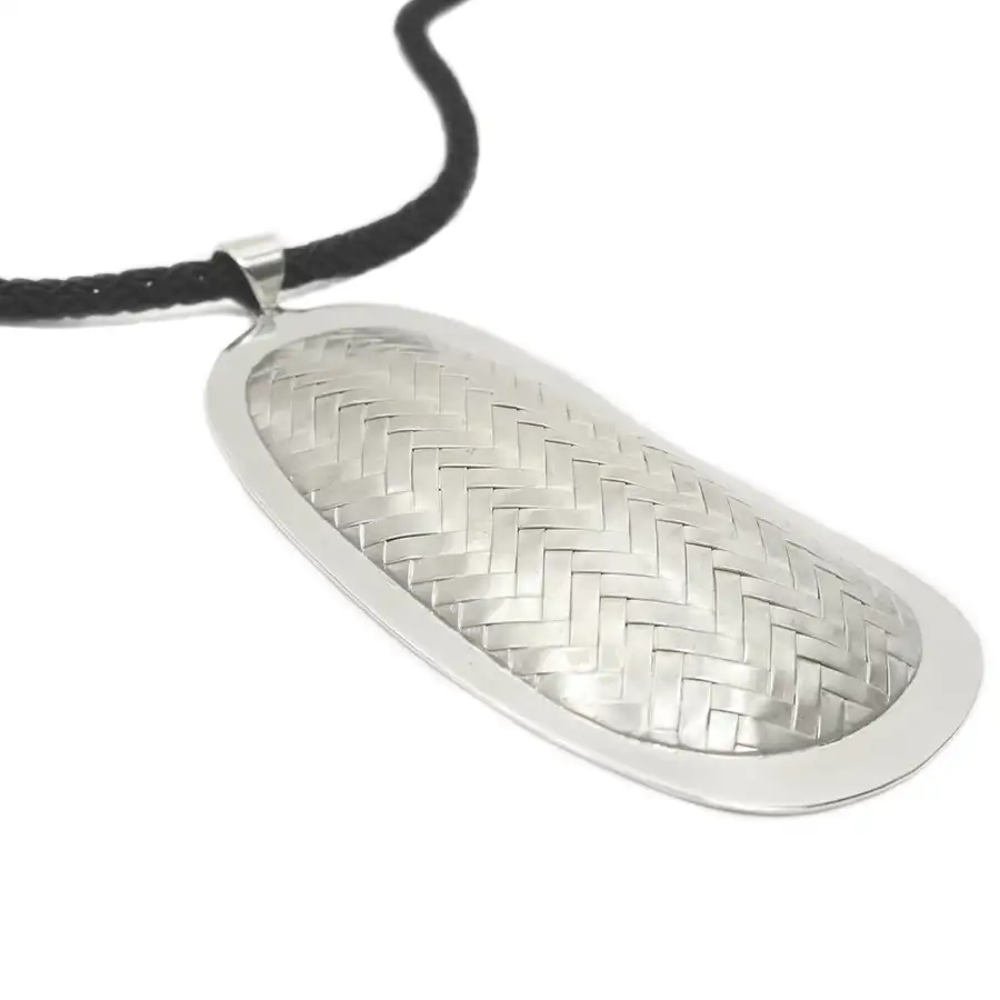 Sterling Silver Woven Detail Pendant Necklace - Entramado Collection - Image 3