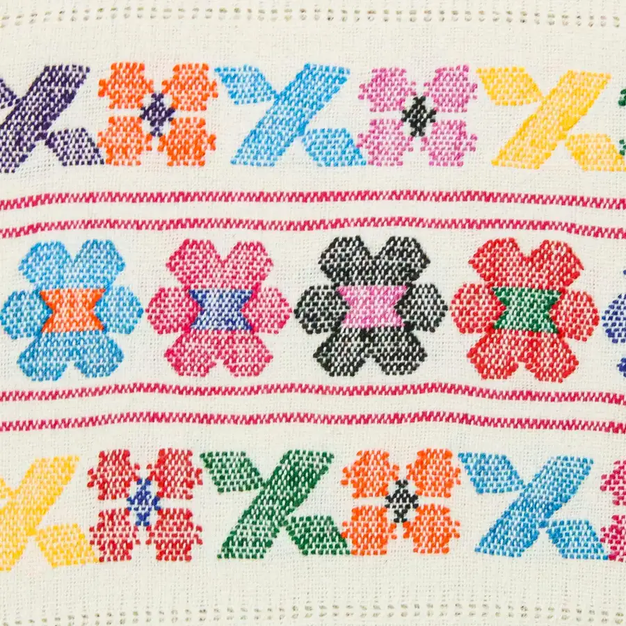 Trenzado Huipil de Telar Blouse - Image 37