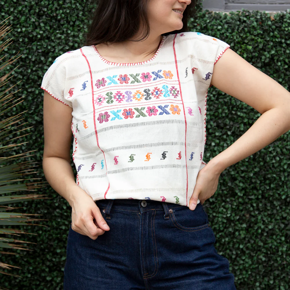 Trenzado Huipil de Telar Blouse - Image 9