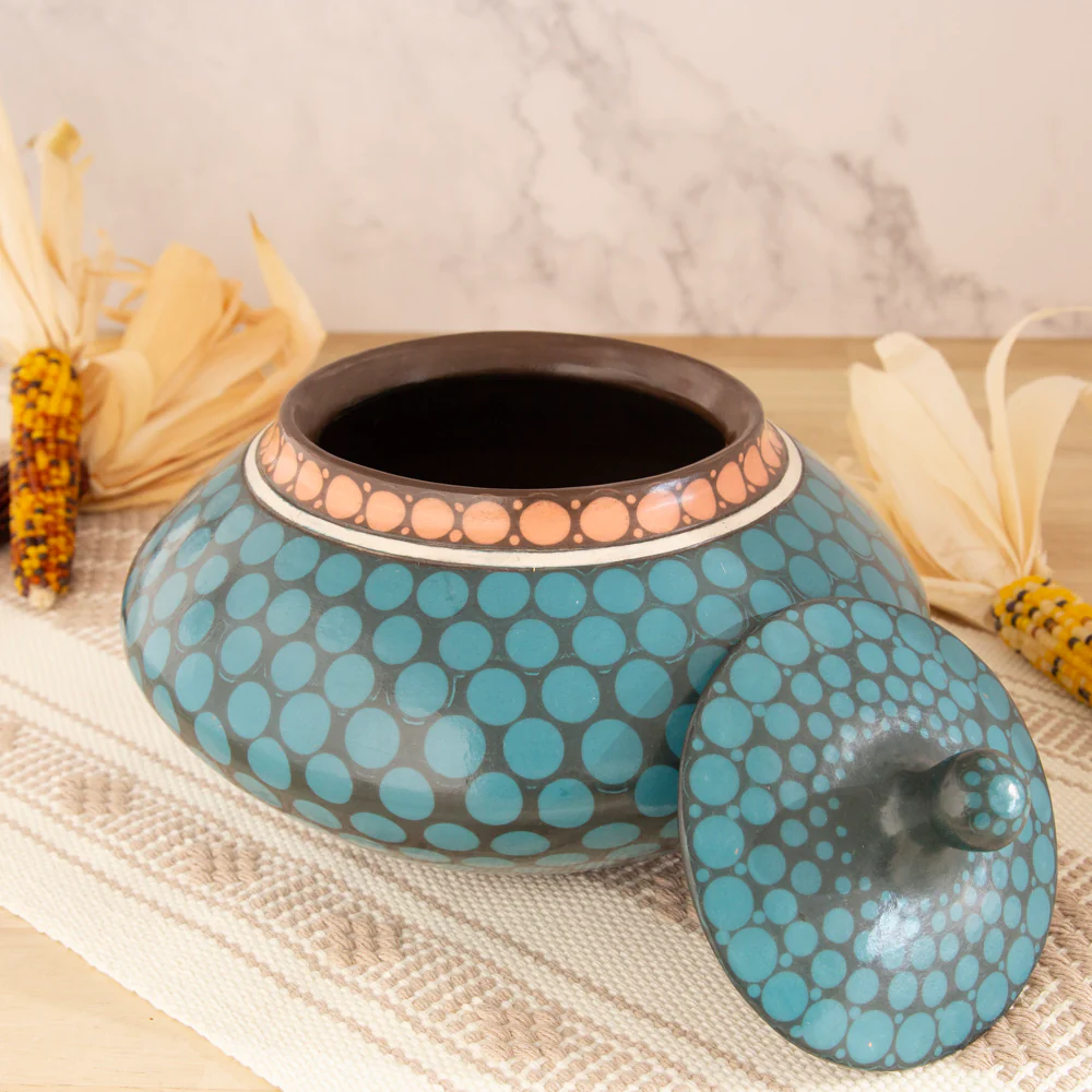 Zinapécuaro Piedras Hand-Painted Ceramic Vase - Image 3